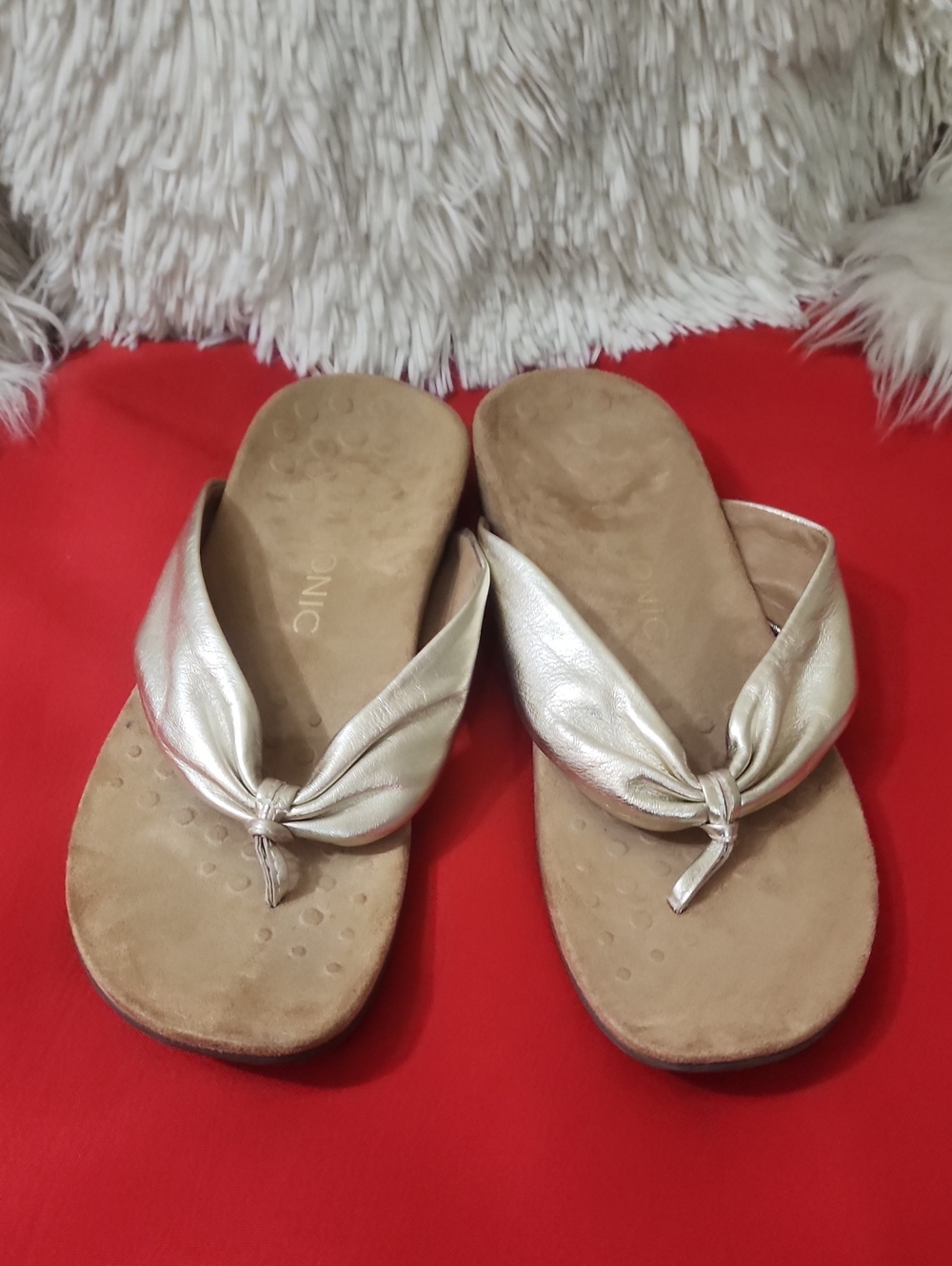 Vionic Pippa Metallic Gold Thong Sandals